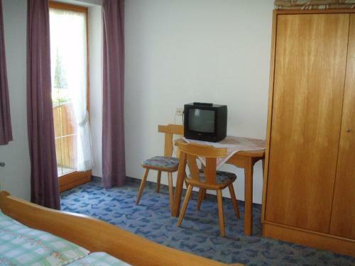 Hostal Appartement Pension Grasser