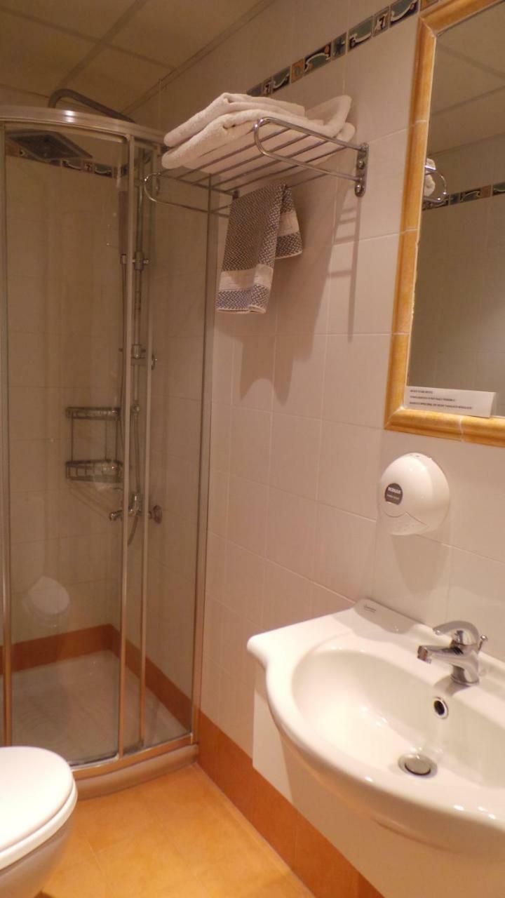 Hotel Seven Stars