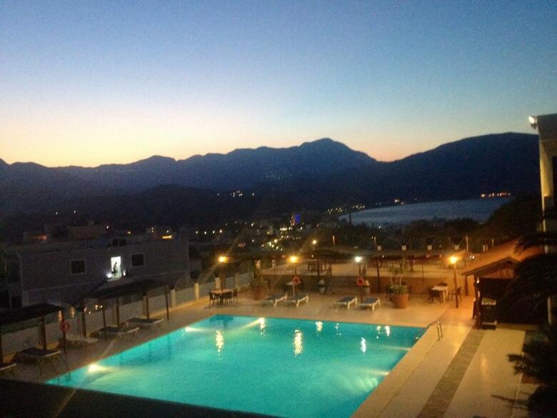 Hotel Seven Stars