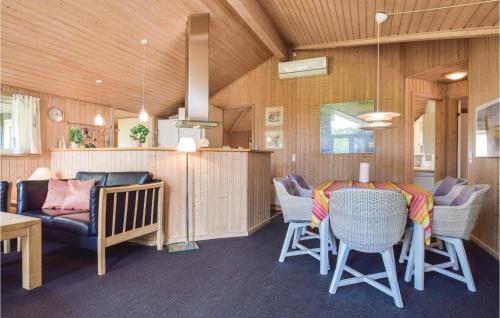 Four-bedroom Holiday Home Humble With A Fireplace 01