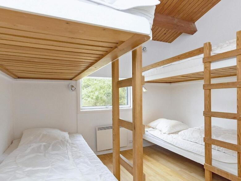 Six-bedroom Holiday Home In Humble