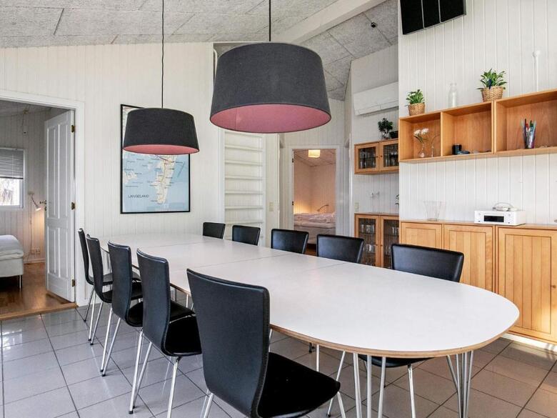 Six-bedroom Holiday Home In Humble