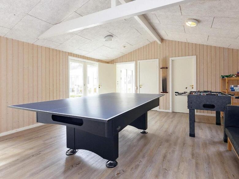 Six-bedroom Holiday Home In Humble