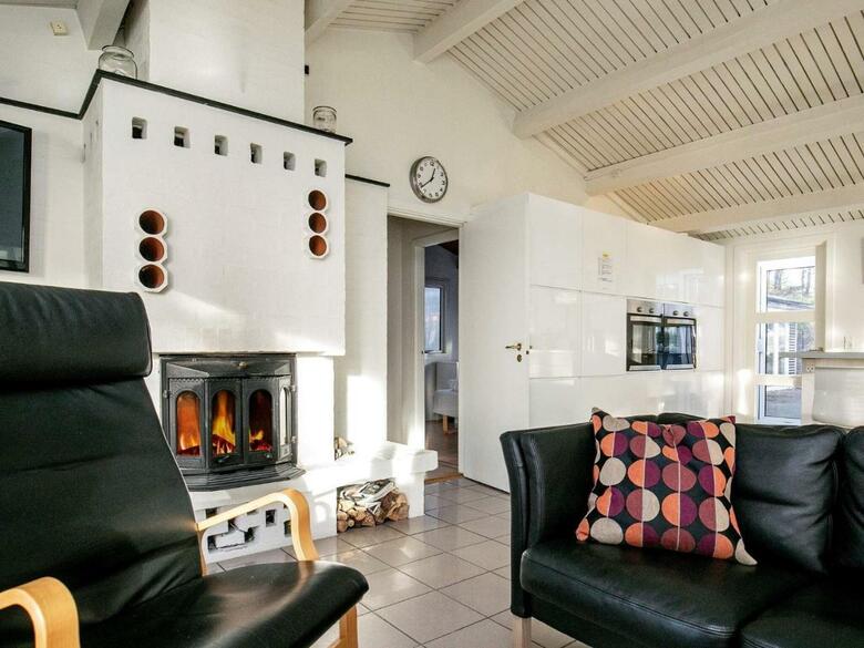 Six-bedroom Holiday Home In Humble