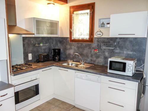 Holiday Home La Ch�taigneraie