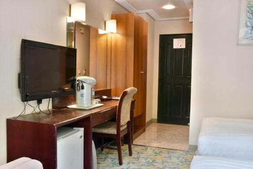 Honey Moon Hotel