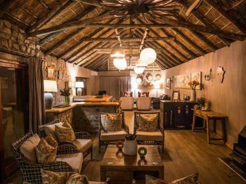 Woodbury Lodge ? Amakhala Game Reserve