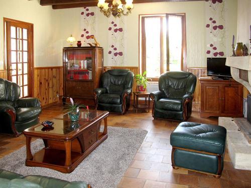Holiday Home Au Bon S�jour (cha200)