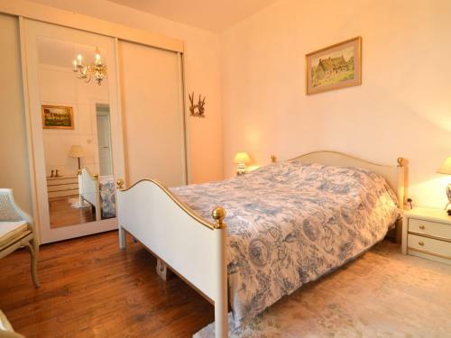 Beautiful Villa In Cussay With Swimming Pool