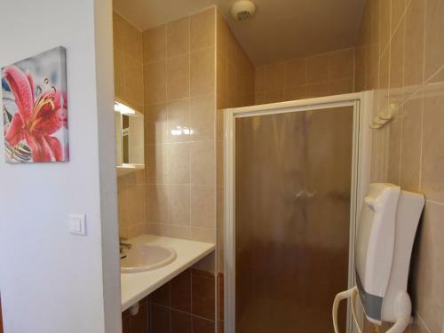 Spacious Holiday Home In Escales With Private Swimming Pool