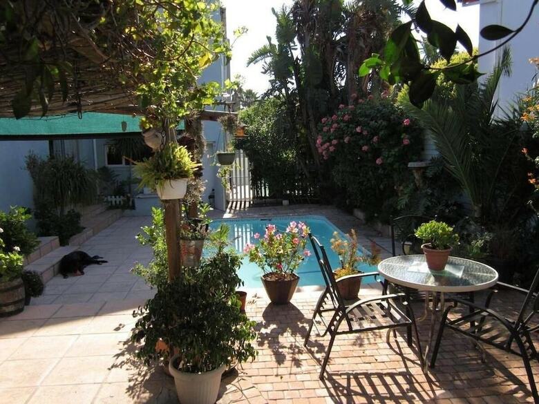 Hostal Two Owls Guest House