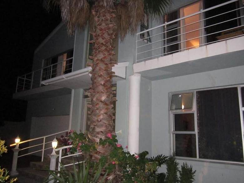 Hostal Two Owls Guest House