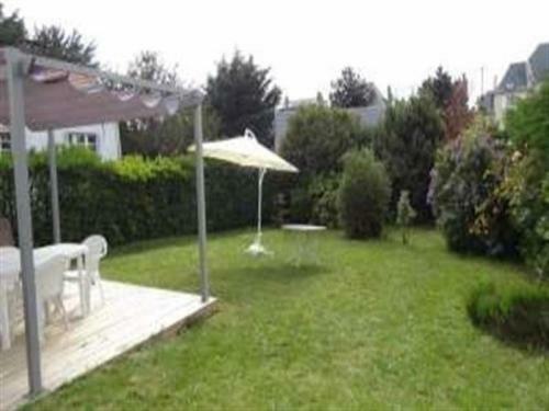House Jullouville, Maison De Plain Pieds Avec Jardin
