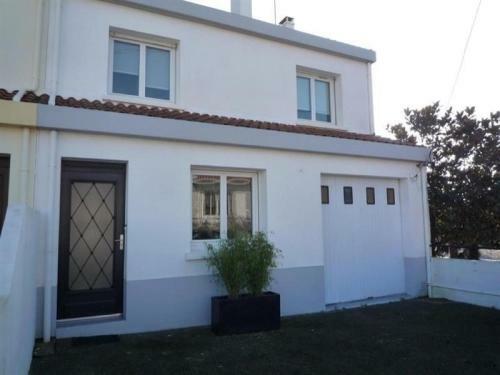 Villa Rue Des Doris Avec Jardin Clos