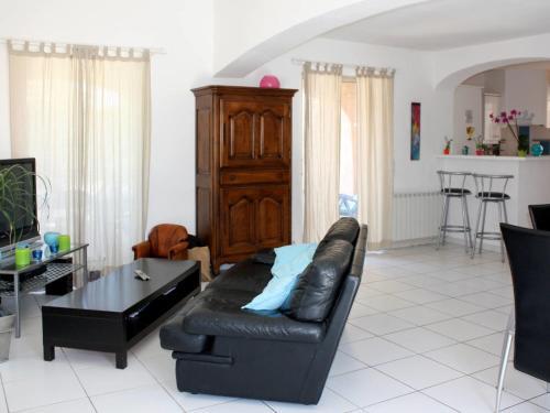Holiday Home Les Mazets Du Soleil (max120)