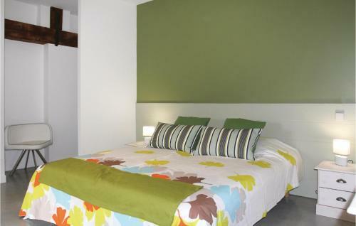Six-bedroom Holiday Home In La Touche