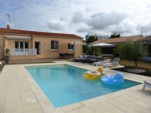 House Belle Maison Avec Piscine - 8 Couchages