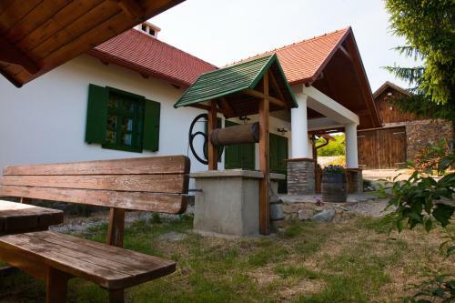 �reghegyi Apartman
