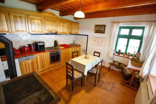�reghegyi Apartman