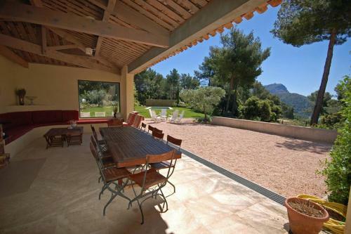 Le Tholonet Villa Sleeps 8 Pool Air Con Wifi