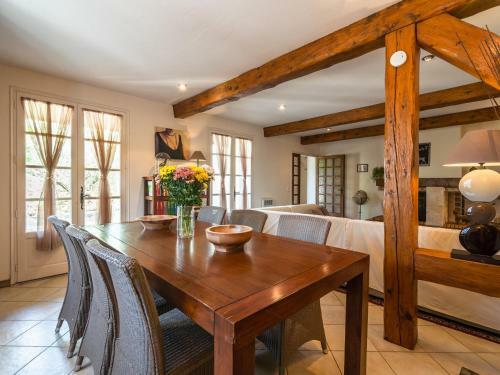 Modern Villa With Private Pool In Malves-en-minervois