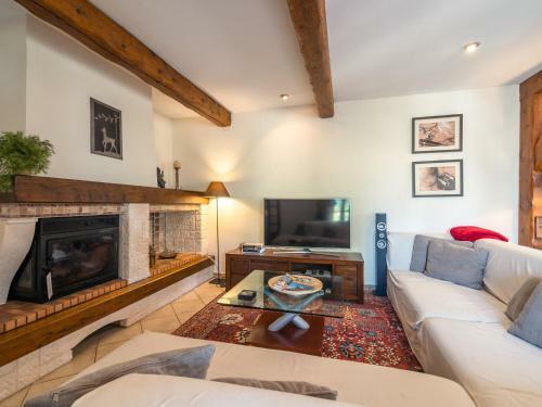 Modern Villa With Private Pool In Malves-en-minervois
