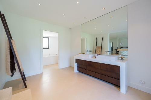 Mougins Villa Sleeps 10 Pool Air Con Wifi