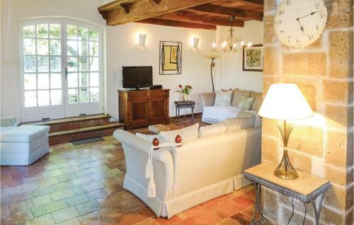Five-bedroom Holiday Home In Ribaute