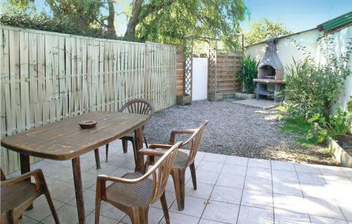 Holiday Home St Avaugourd Des Lande 08