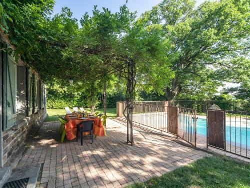 Cozy Holiday Home In Saint-denis With Swimming Pool
