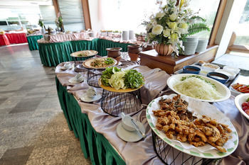 Charoen Hotel