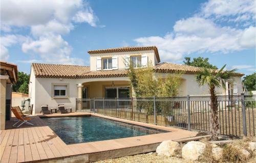 Five-bedroom Holiday Home In Sorgues