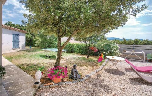 Three-bedroom Holiday Home In Tourves