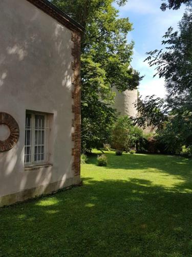 Ch�teau Mesny Gite Au Fil Des Pages