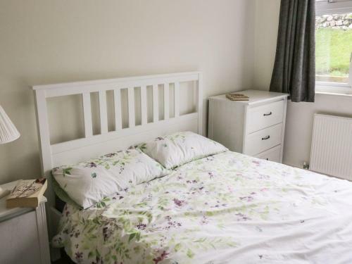 2 Orchard Leigh