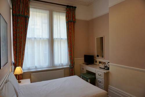 Albany Hotel