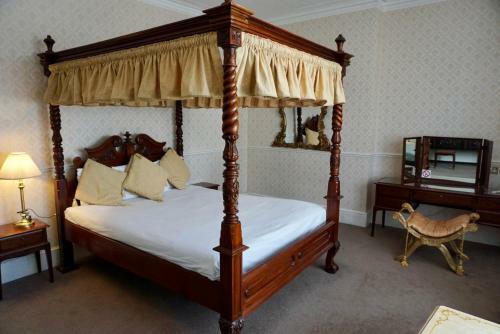 Albany Hotel