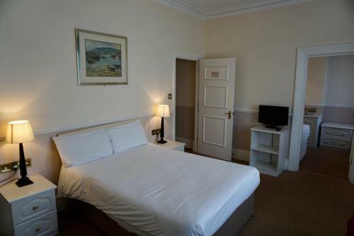 Albany Hotel
