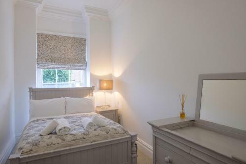 Luxurious Royal York Crescent Apartment