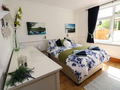 Lakelands, Burry Port