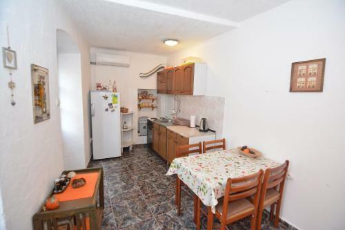 Apartment Pela