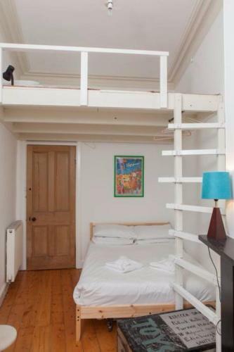 4 Bedroom Apartment Just Off The Meadows Sleeps 10
