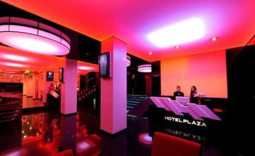 Plaza V Hotel