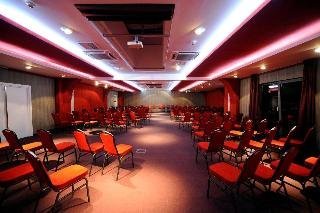 Plaza V Executive Hotel