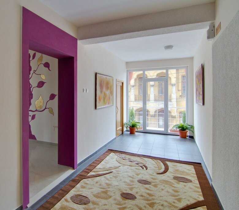 Tranzzit Hotel