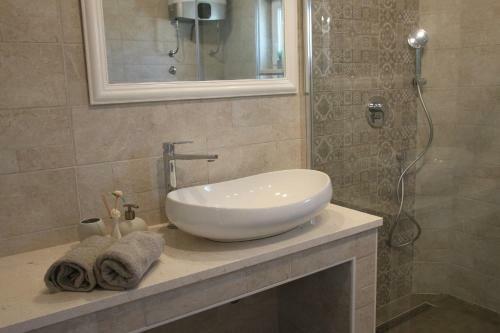 Apartments Tisno