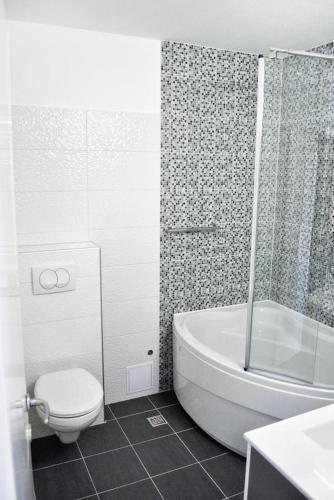 Apartments By The Sea Omis - 2822