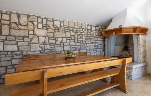 Four-bedroom Holiday Home In Orihi