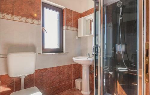 Four-bedroom Holiday Home In Orihi