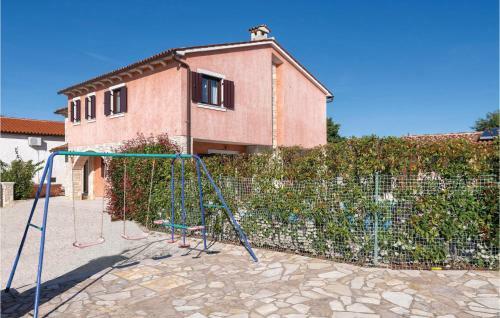 Four-bedroom Holiday Home In Orihi